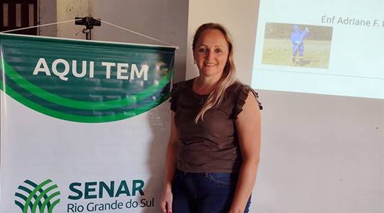 Palestras sobre primeiros socorros na atividade rural são realizadas por associada da Unitec no Mês da Mulher de Três de Maio